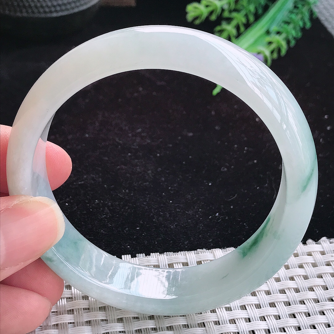 实拍A货翡翠59.5/15.8/8轮胎镯冰润飘花宽边手镯玉手镯女款平安镯