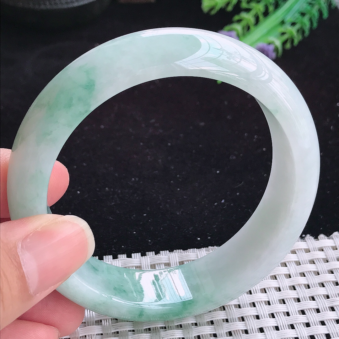 实拍A货翡翠59/16.5/8.8轮胎镯精美温润厚装飘花手镯玉手镯女款平安镯