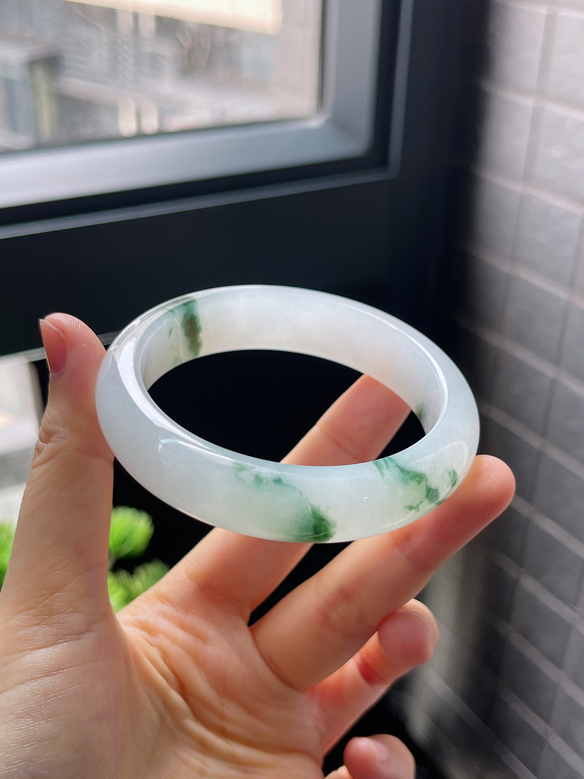 圈口53.8，冰糯飘花胶润翡翠正圈手镯