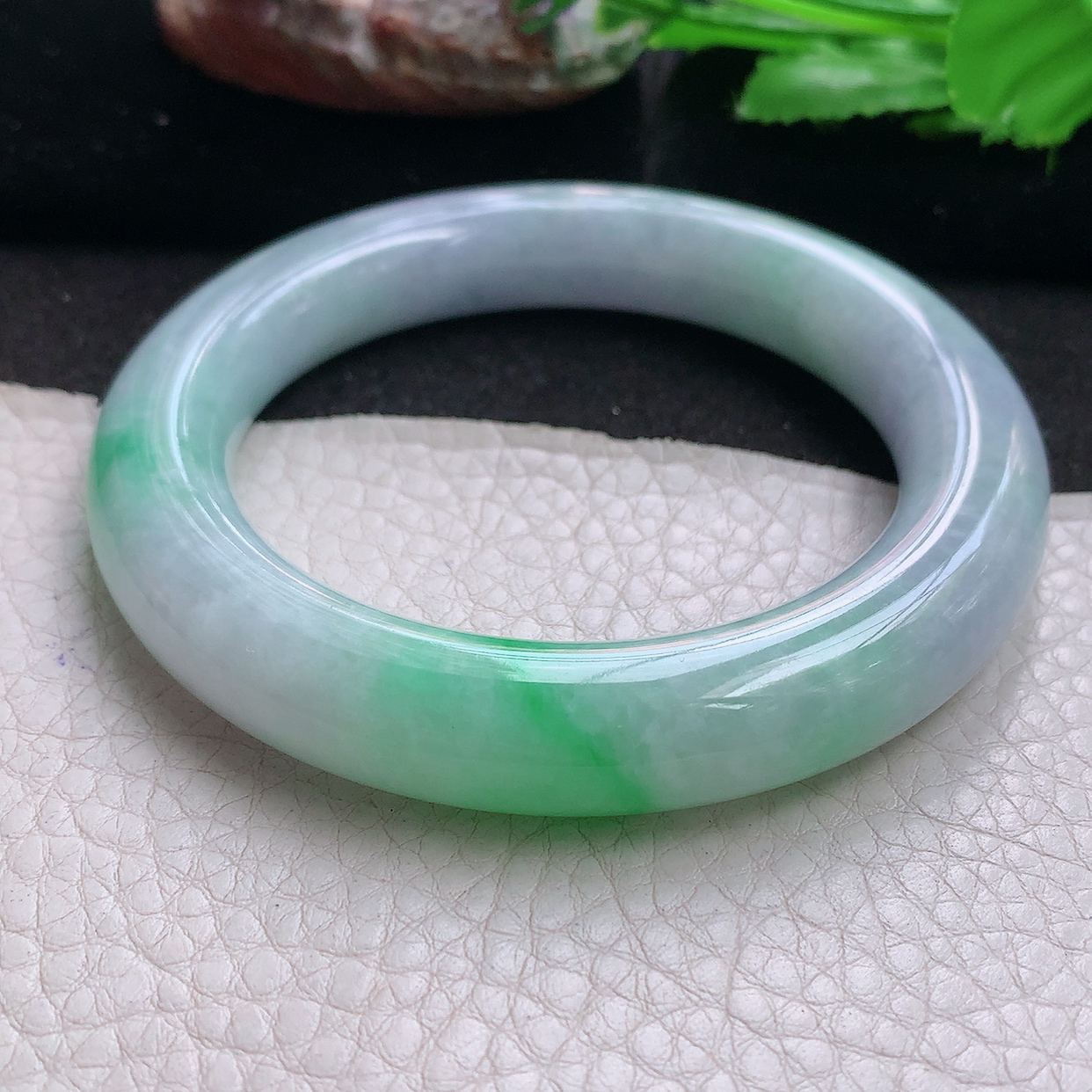 zc实拍57.5*12胖圆镯 缅甸翡翠a货玉手镯飘绿圆条珠宝玉手环