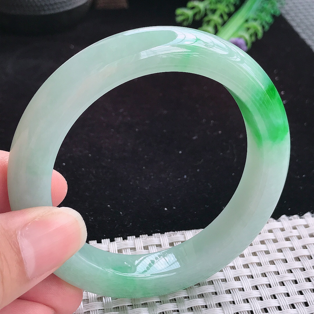 实拍A货翡翠57.5/12.2/10老坑精美辣阳绿手镯玉手镯女款平安镯