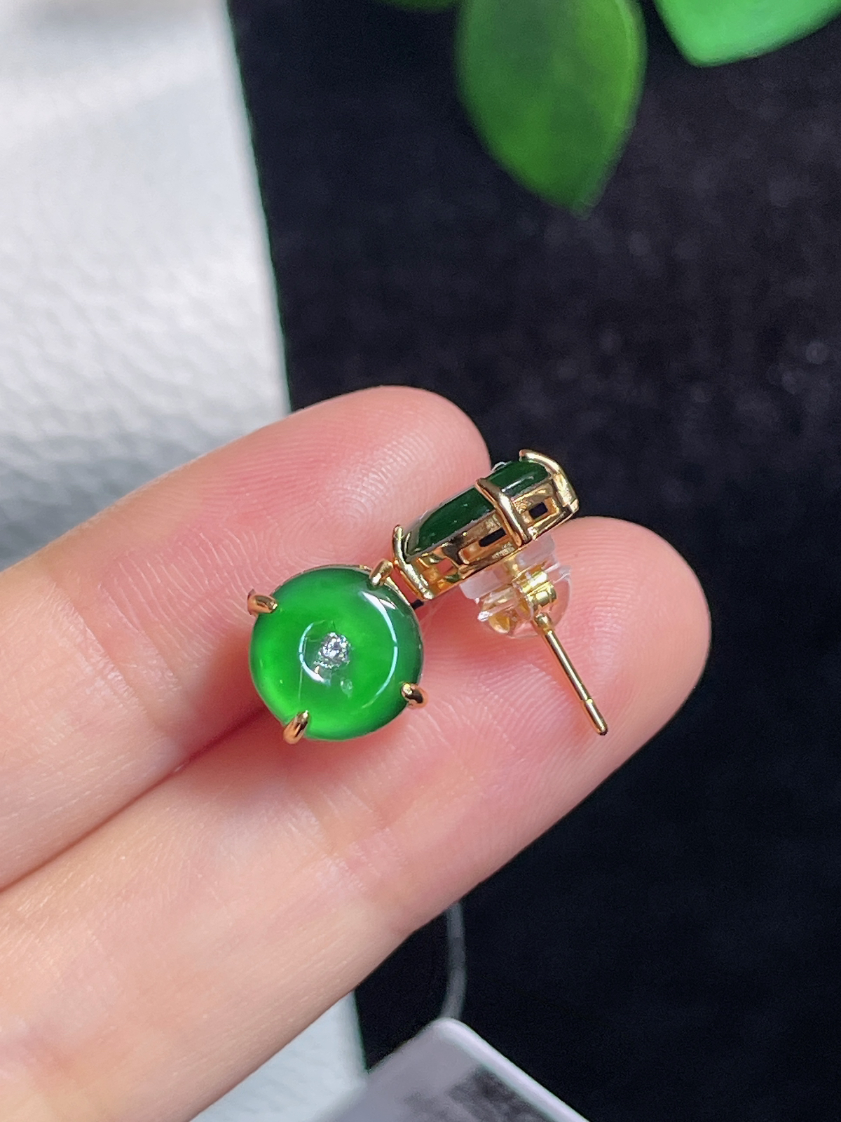 s925银翡翠绿色耳钉