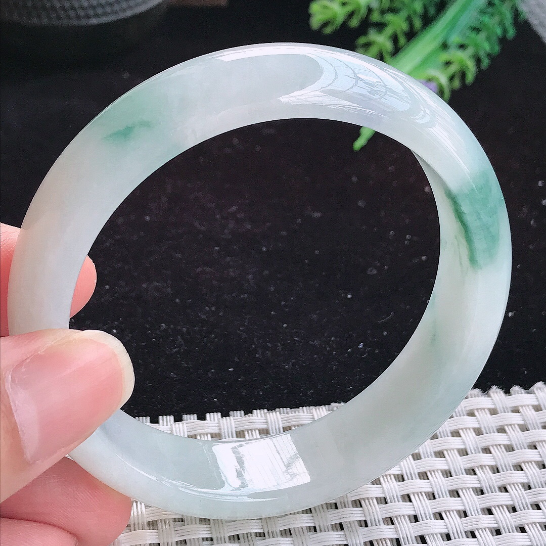 实拍A货翡翠59.5/15.8/8轮胎镯冰润飘花宽边手镯玉手镯女款平安镯