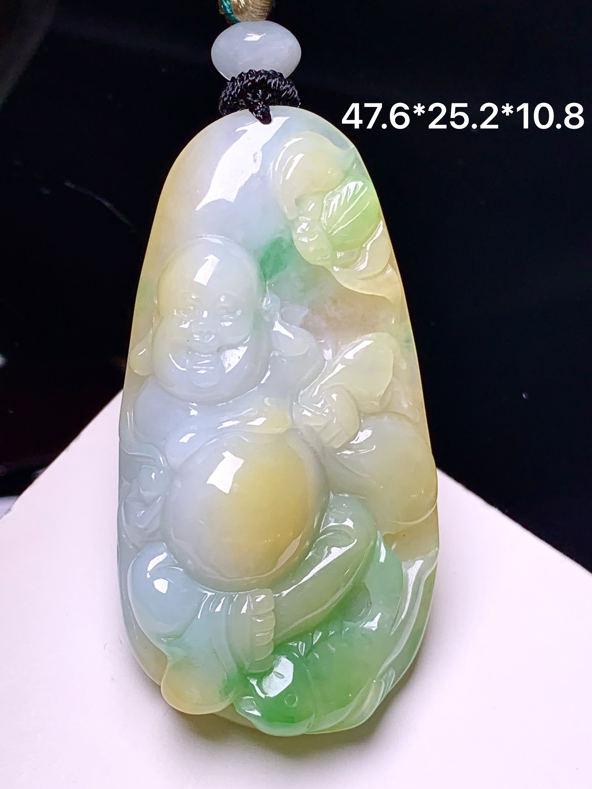 春彩佛公吊坠 玉质细腻 色泽艳丽清新 整体尺寸47.6*25.2*10.8 w1
