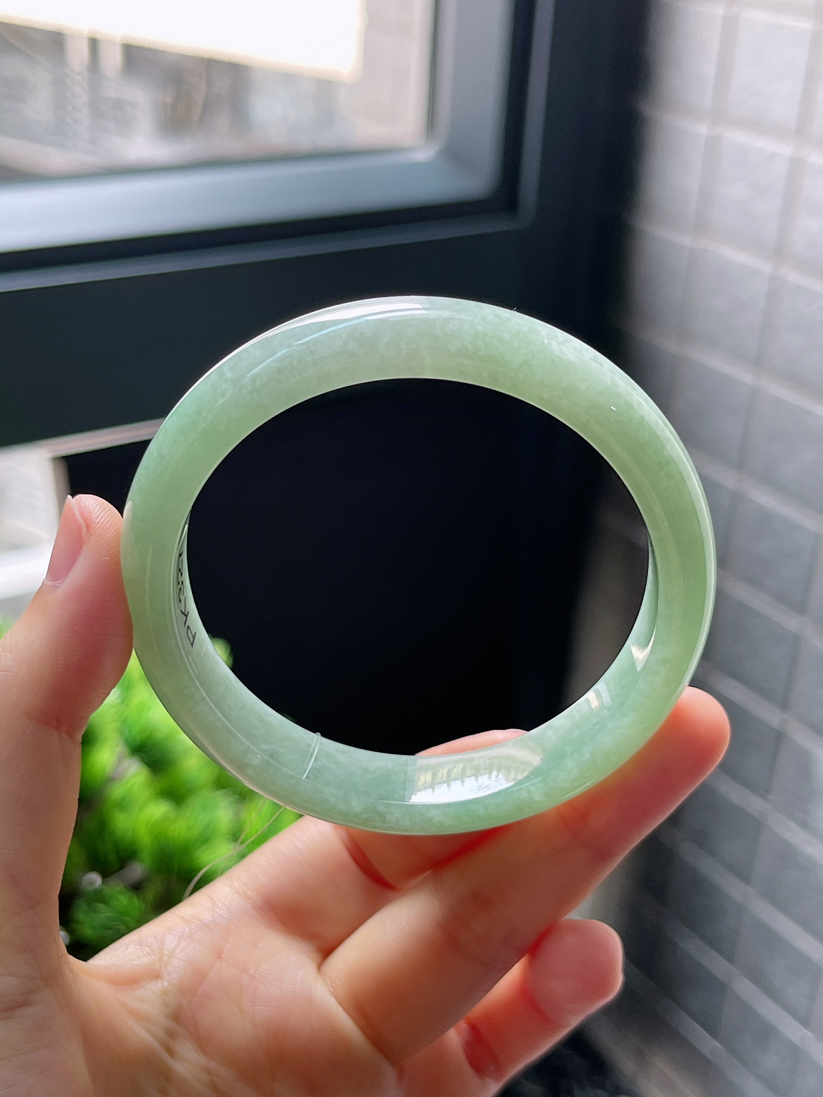 正圈57圈口，翡翠糯化种绿色手镯