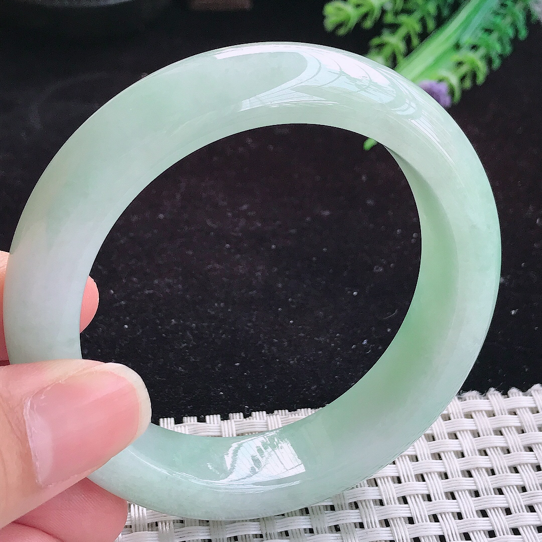 实拍A货翡翠57/15.3/9.8老坑温润晴绿色厚装手镯玉手镯女款平安镯