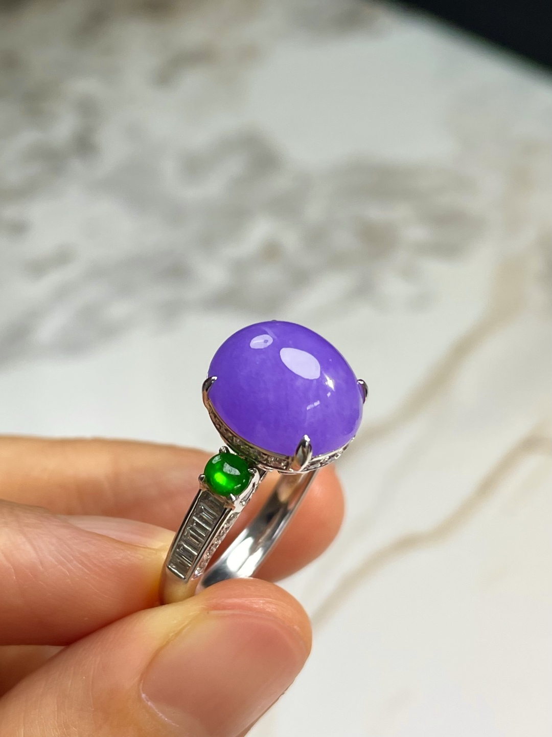 ️ 冰种浓艳蛋面戒指 裸石：11.5*10.5*7mm 整体：11.5*15*12mm