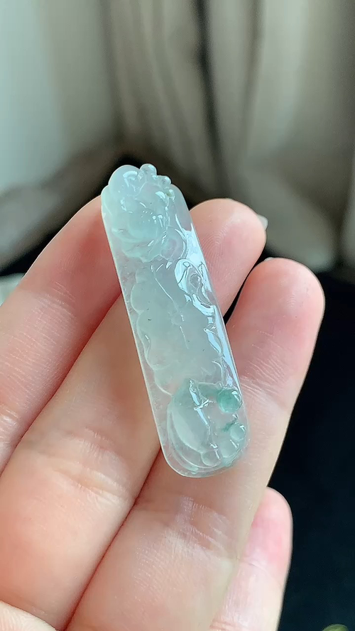 天然翡翠，莲花手牌 尺寸45.6-12.4-6 jm62