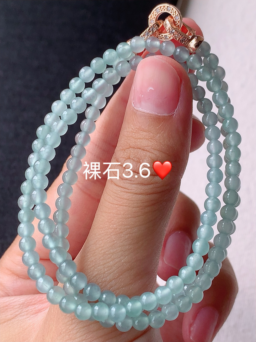 冰蓝圆珠珠链 底子细腻 水润，佩戴简单大方，3.6