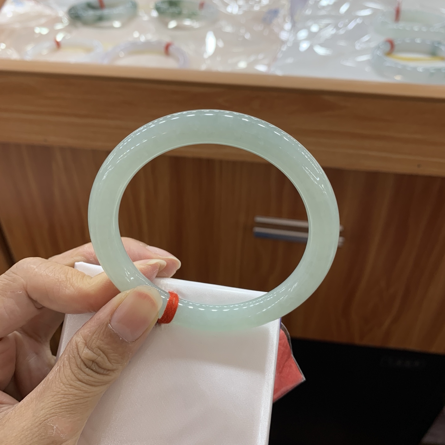 060203MMJ 绿底圆条翡翠手镯 58.3-8.8