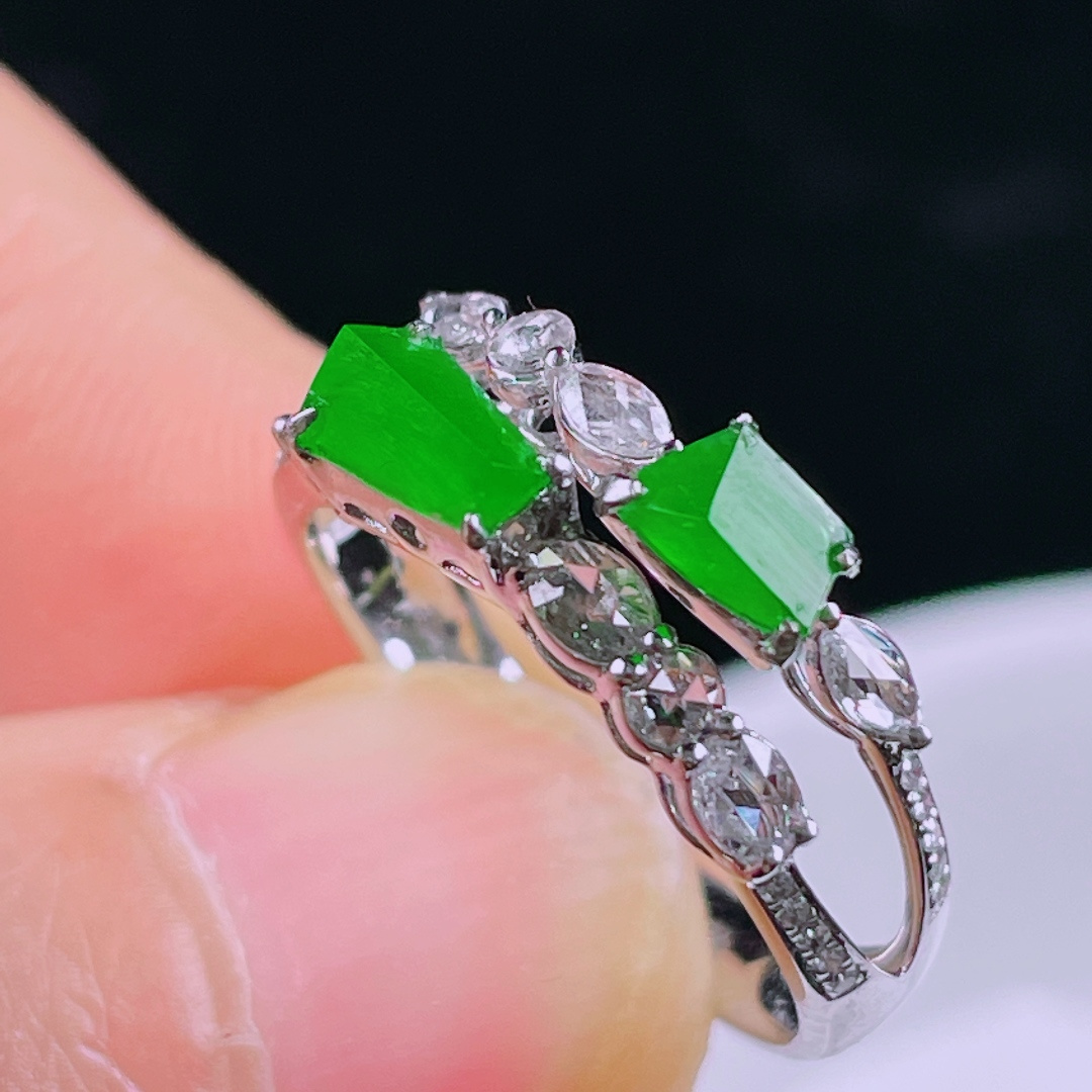 ️冰绿戒指，老种起光，细底通透，尺寸：裸石6.4/4.2/2.5mm0603