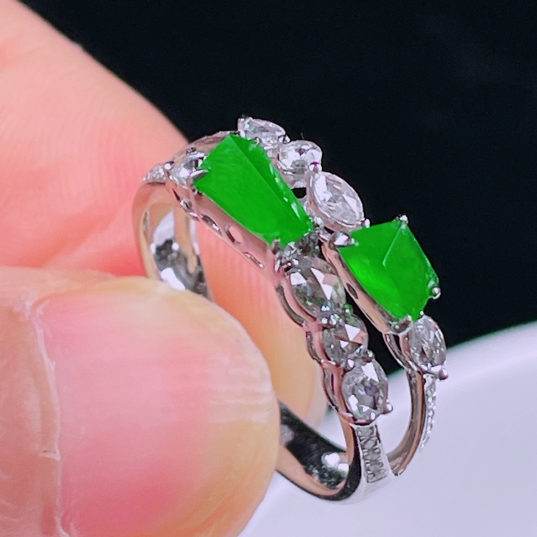 ️冰绿戒指，老种起光，细底通透，尺寸：裸石6.4/4.2/2.5mm0603