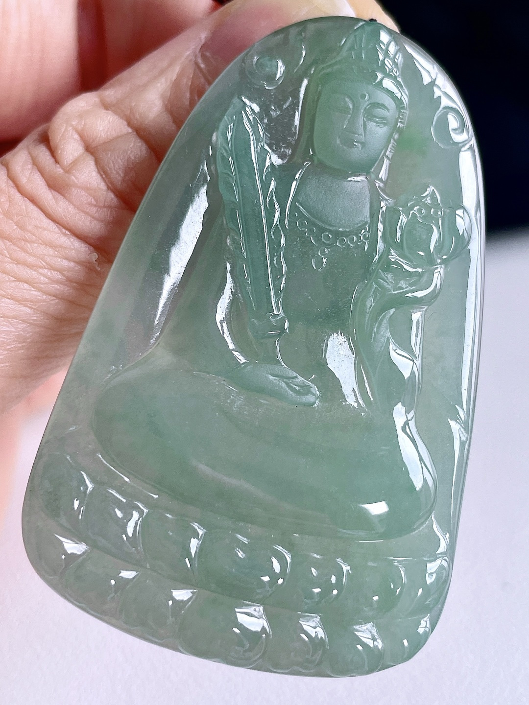 糯冰晴绿虚空藏菩萨牌吊坠 缅料 无裂 性比高 尺寸55.6-35-5.6 重量24.2克