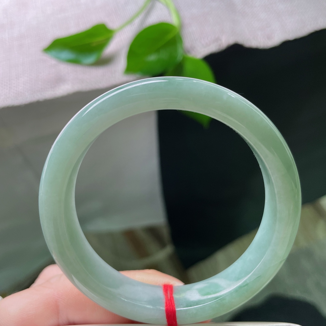 54.6/12.2/7.9，淡绿底正圈，水润，是腕上的一圈诗意，宁静致远。有纹，ss54035a