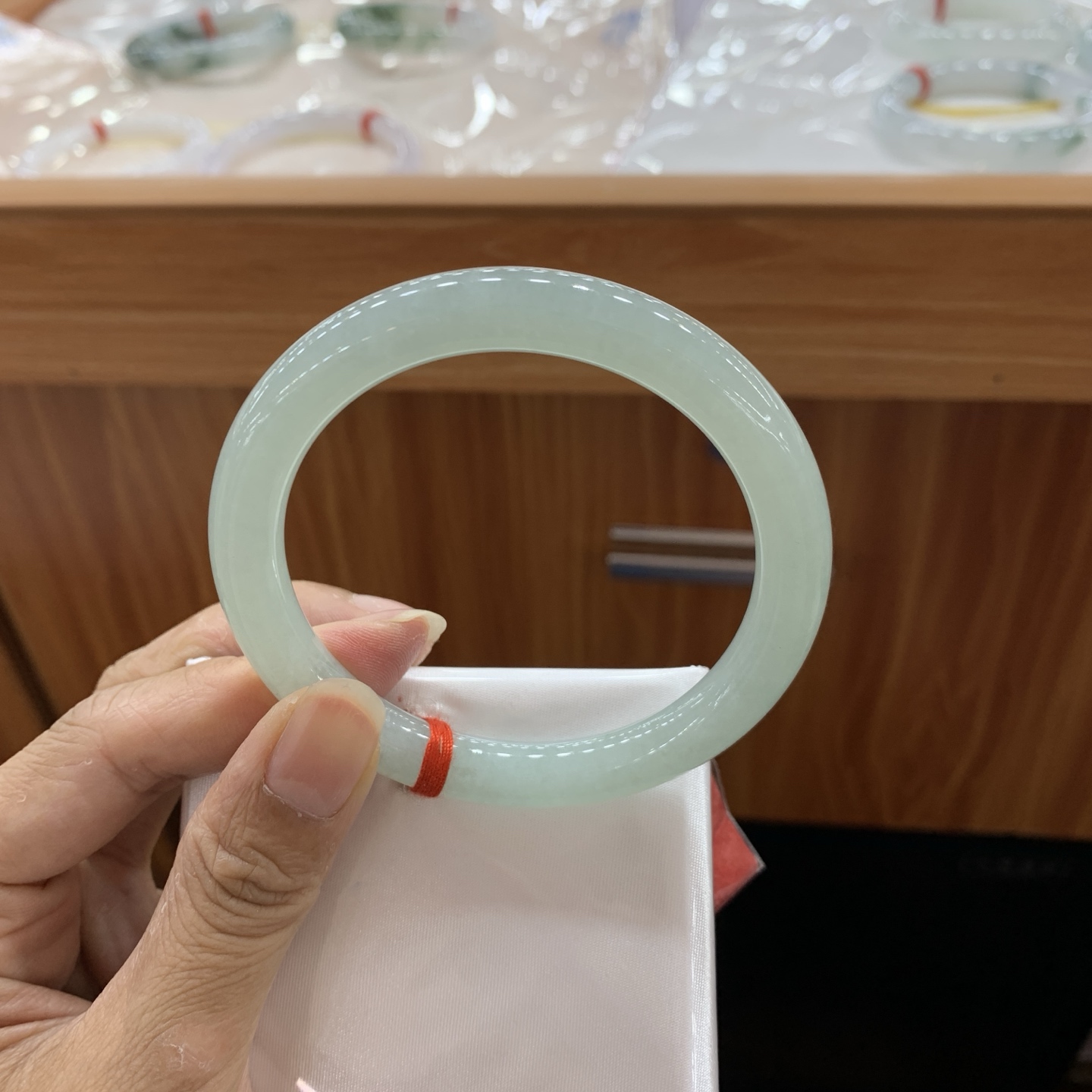 060203MMJ 绿底圆条翡翠手镯 58.3-8.8