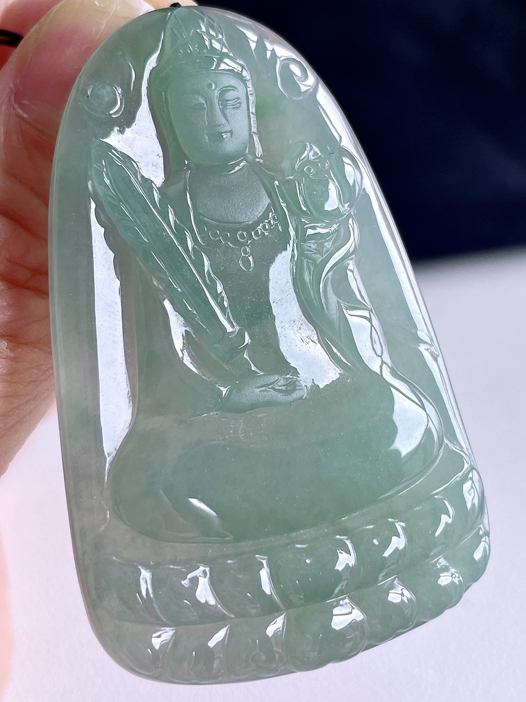 糯冰晴绿虚空藏菩萨牌吊坠 缅料 无裂 性比高 尺寸55.6-35-5.6 重量24.2克