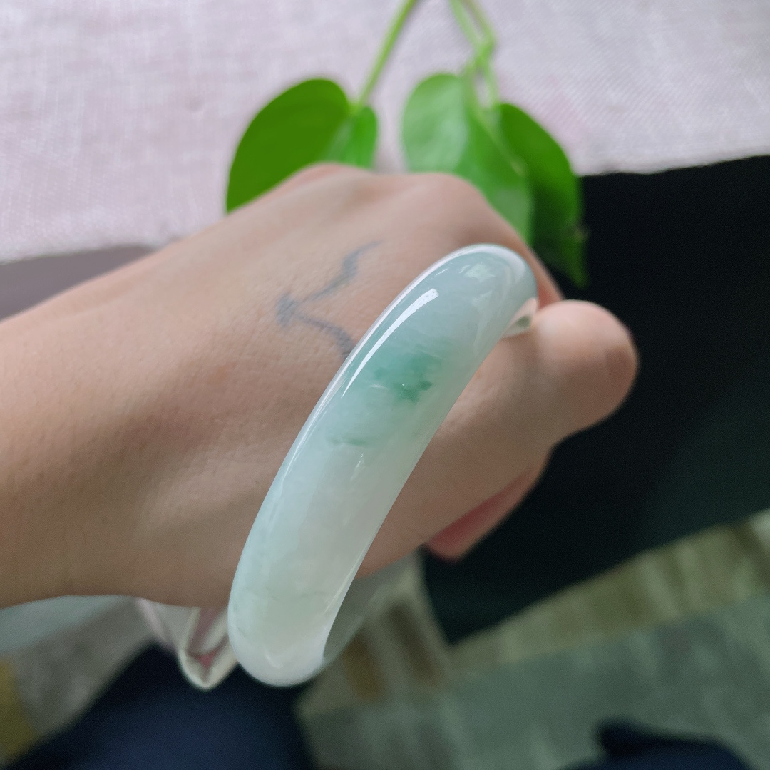 飘花贵妃，肉质细腻干净，水头好，清爽，皮纹，ss50655a