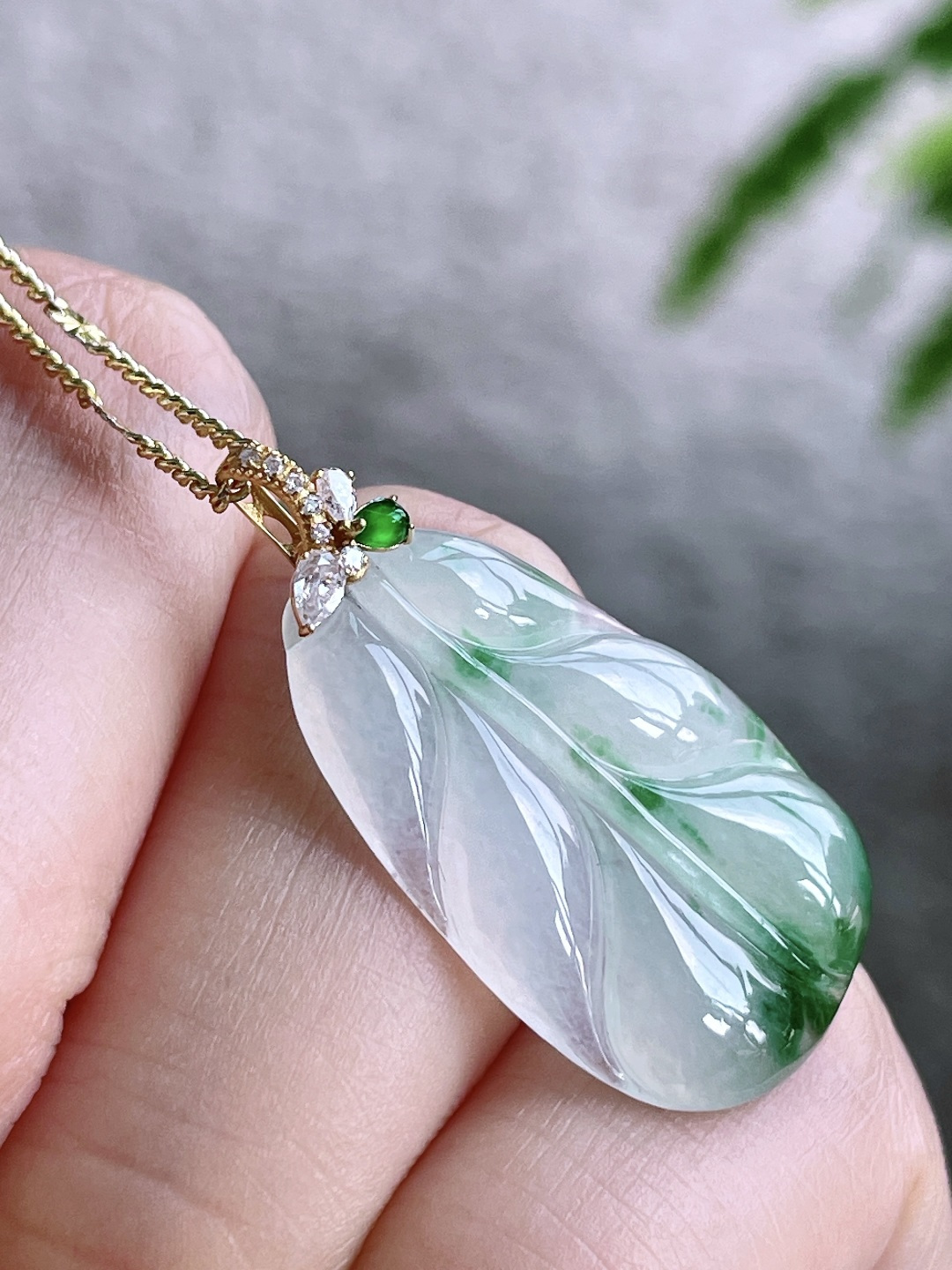 糯冰飘绿花叶子树叶吊坠 缅料 18k金镶嵌 无裂 性比高 飘花 整体31.4 裸石26.2-16.5-3.5 重量3.6克