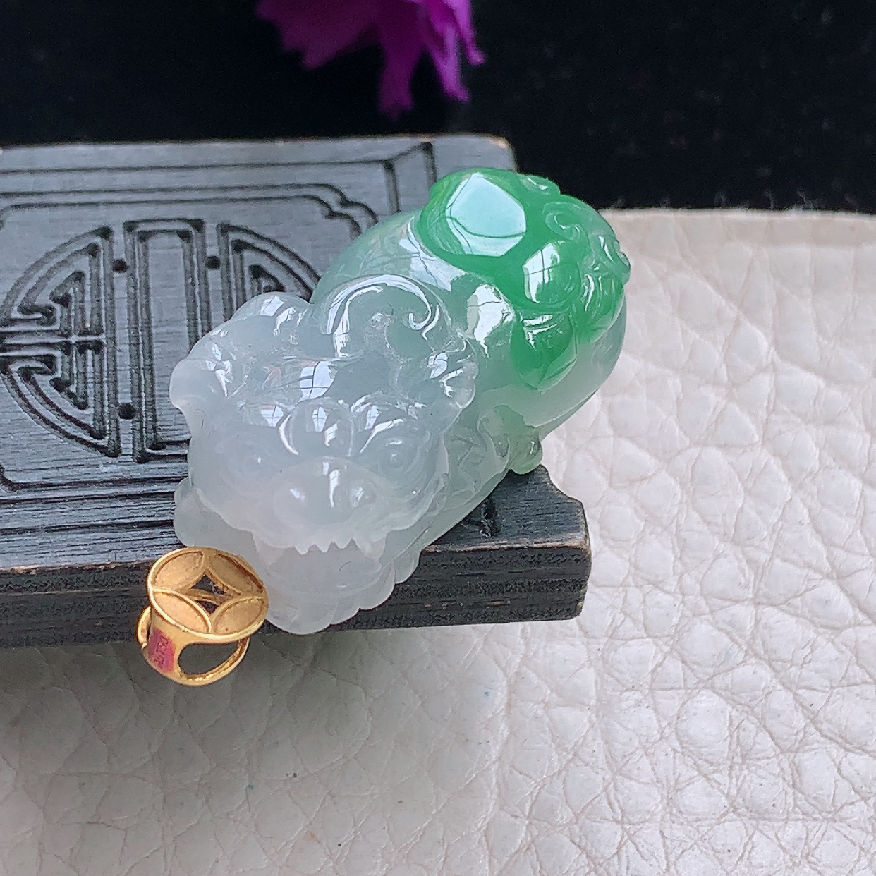 zz3实拍26*29.5*5.5天然缅甸翡翠飘绿招财貔貅吊坠 18k金扣