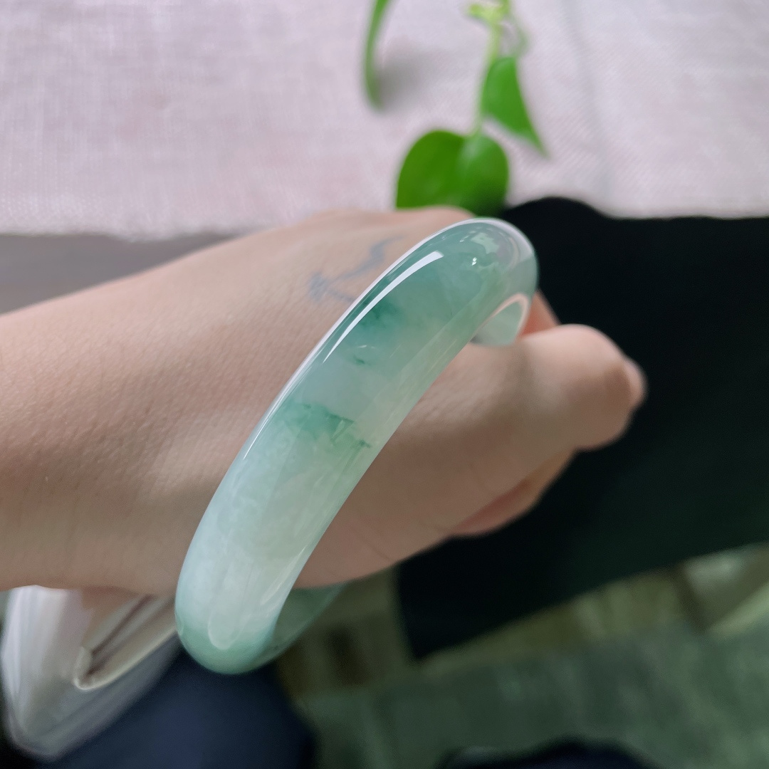 53.8/11.9/8.1，飘花正圈，种老，晶莹玉润，化作春泥更护花，无裂，ss54157a