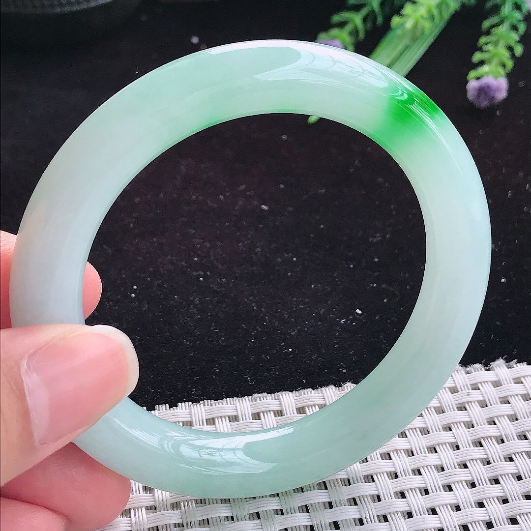实拍A货翡翠55/10.5/10.3老坑冰润晴底飘阳绿圆条手镯玉手镯女款平安镯