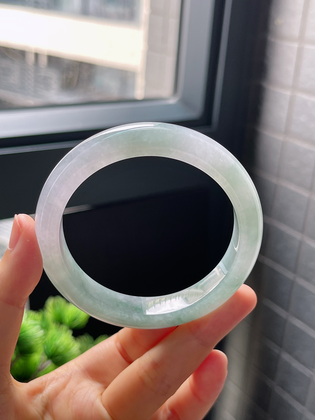 圈口56.5，冰糯飘花淡紫底翡翠正圈手镯