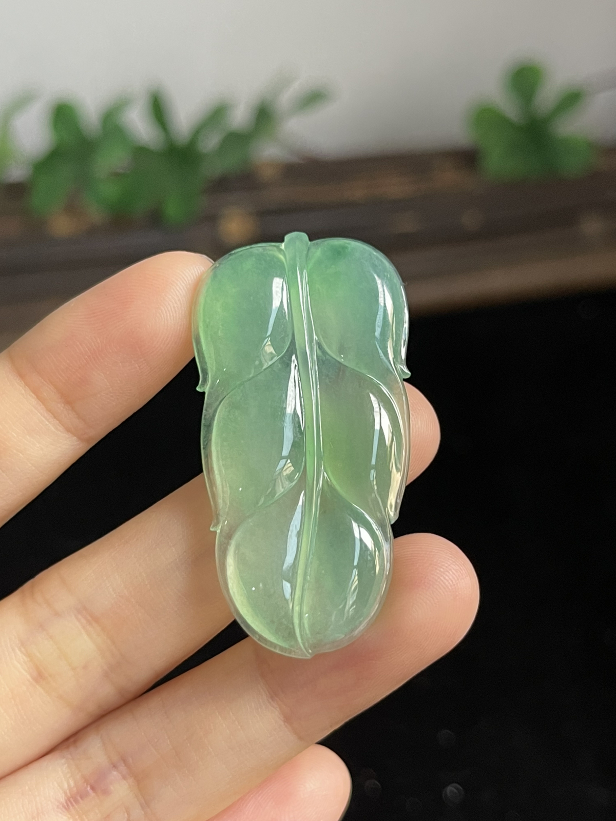 正冰种 绿色翡翠叶子