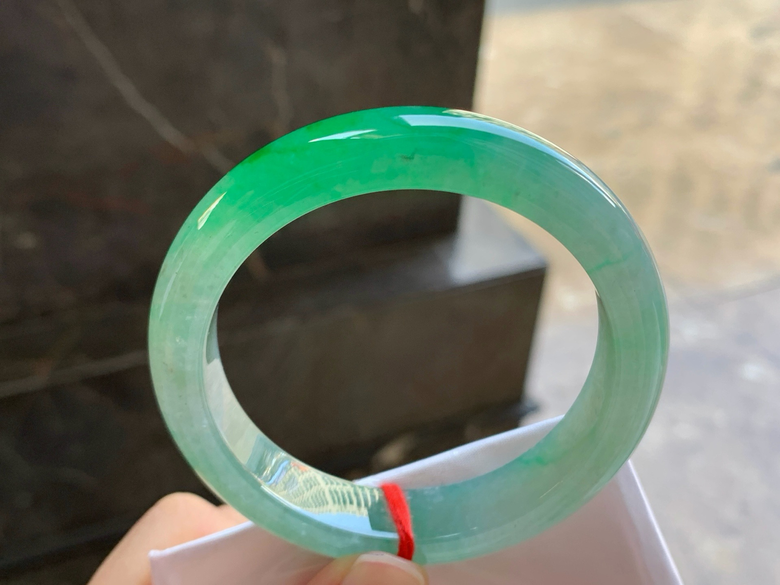 54-12.3-8.4
阳绿色手镯^_^色阳 种水足