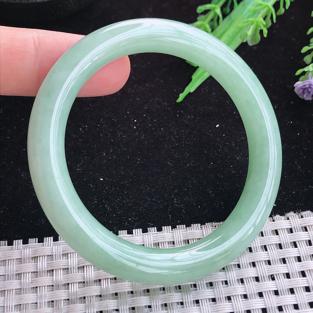 实拍A货翡翠52/8.8/9老坑温润满绿圆条手镯玉手镯女款平安镯