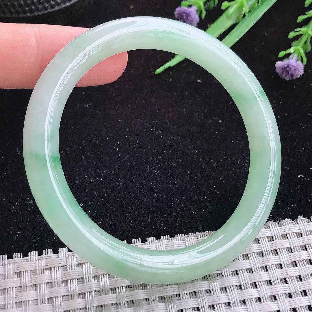 实拍A货翡翠55.5/8.8/8.6老坑冰胶飘阳绿圆条手镯玉手镯女款平安镯
