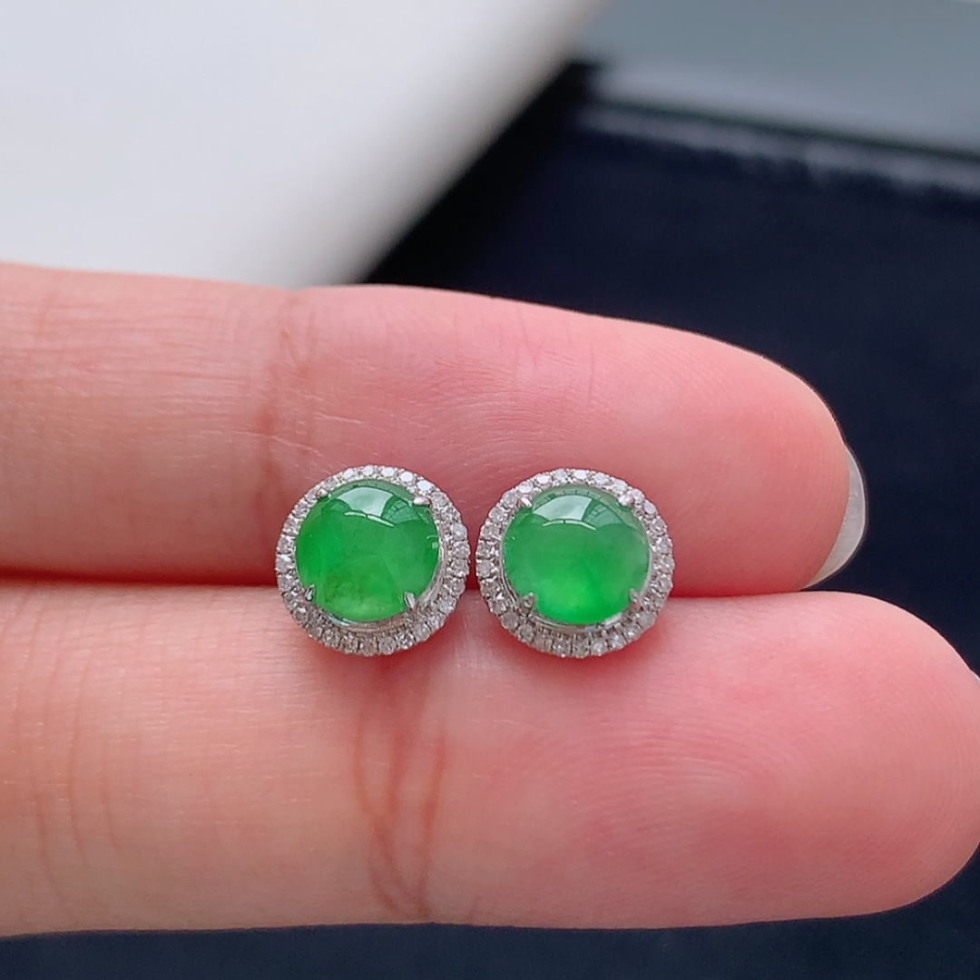 冰阳绿耳钉 莹莹青翠，种老细腻水润，佩戴优雅时尚 货号114602，6-6.1-2.1