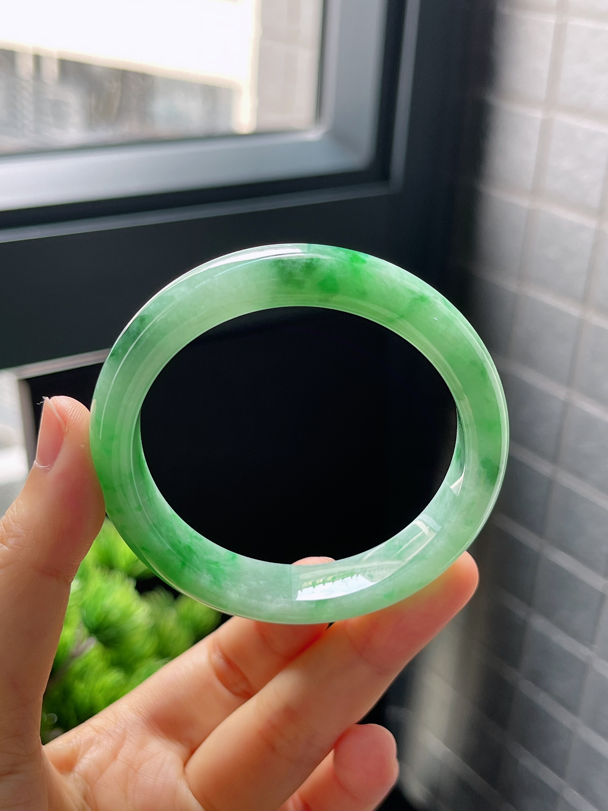 圈口51.5，糯化飘花正圈翡翠手镯
