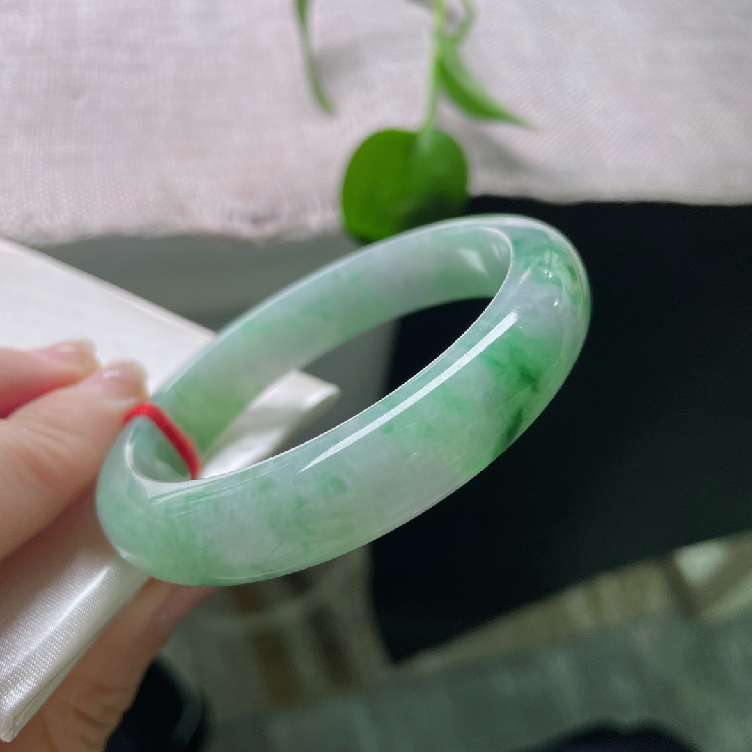 54.9/12/7.3，飘绿正圈，水头好，“天街小雨润如酥，草色遥看近却无”的意境美，晶体棉，ss53383a
