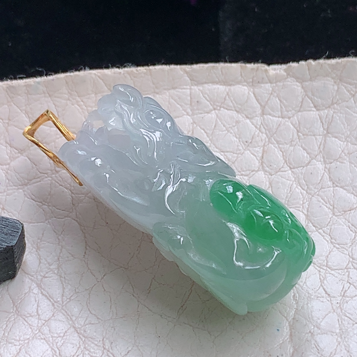 zz3实拍26*29.5*5.5天然缅甸翡翠飘绿招财貔貅吊坠 18k金扣