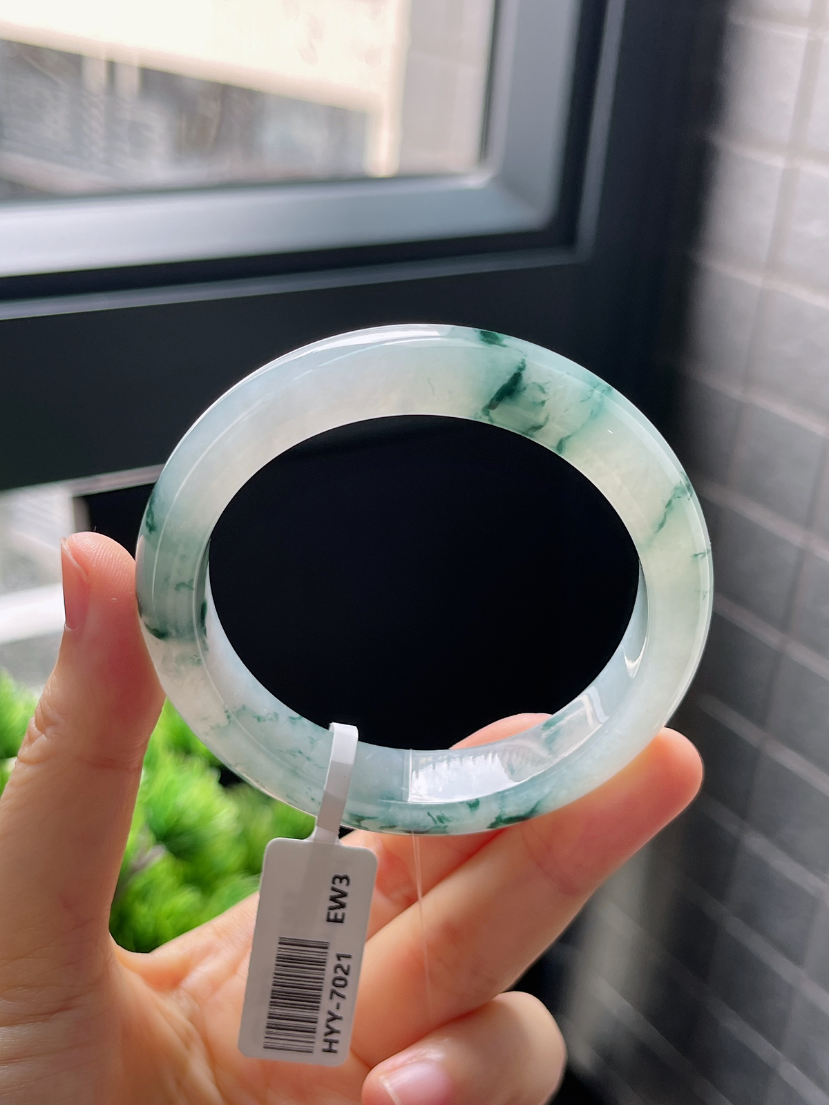 正圈53圈口，翡翠冰糯种飘绿手镯 飘花很有意境 强推