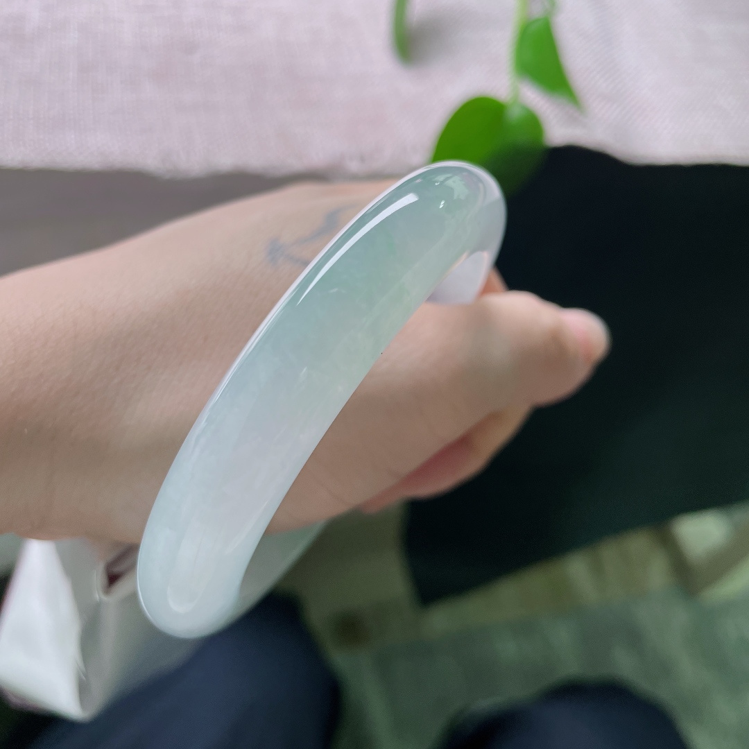 57.8/12/9.4，冰晴底正圈，冰清玉洁，种老，品质高贵，气质纯洁无瑕，无裂，ss54306a