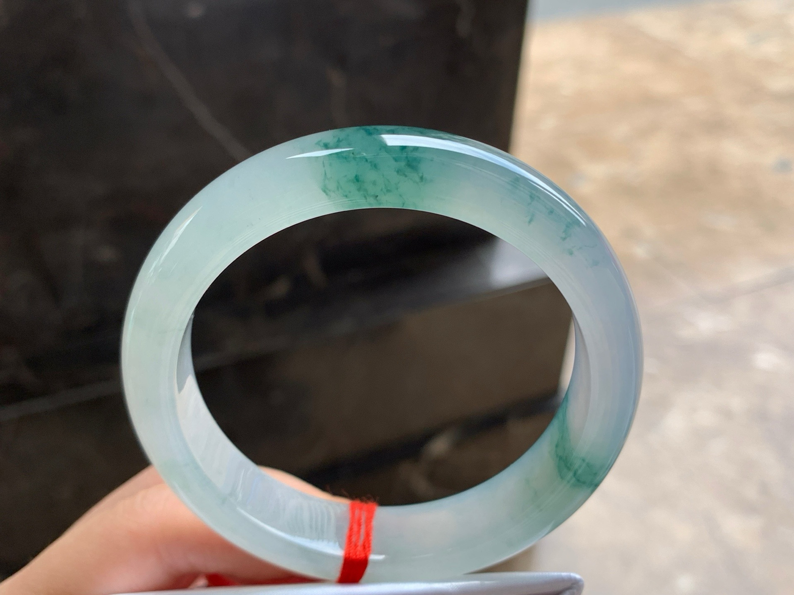 57-13.2-8.6
冰蓝花手镯^_^种水好 清新