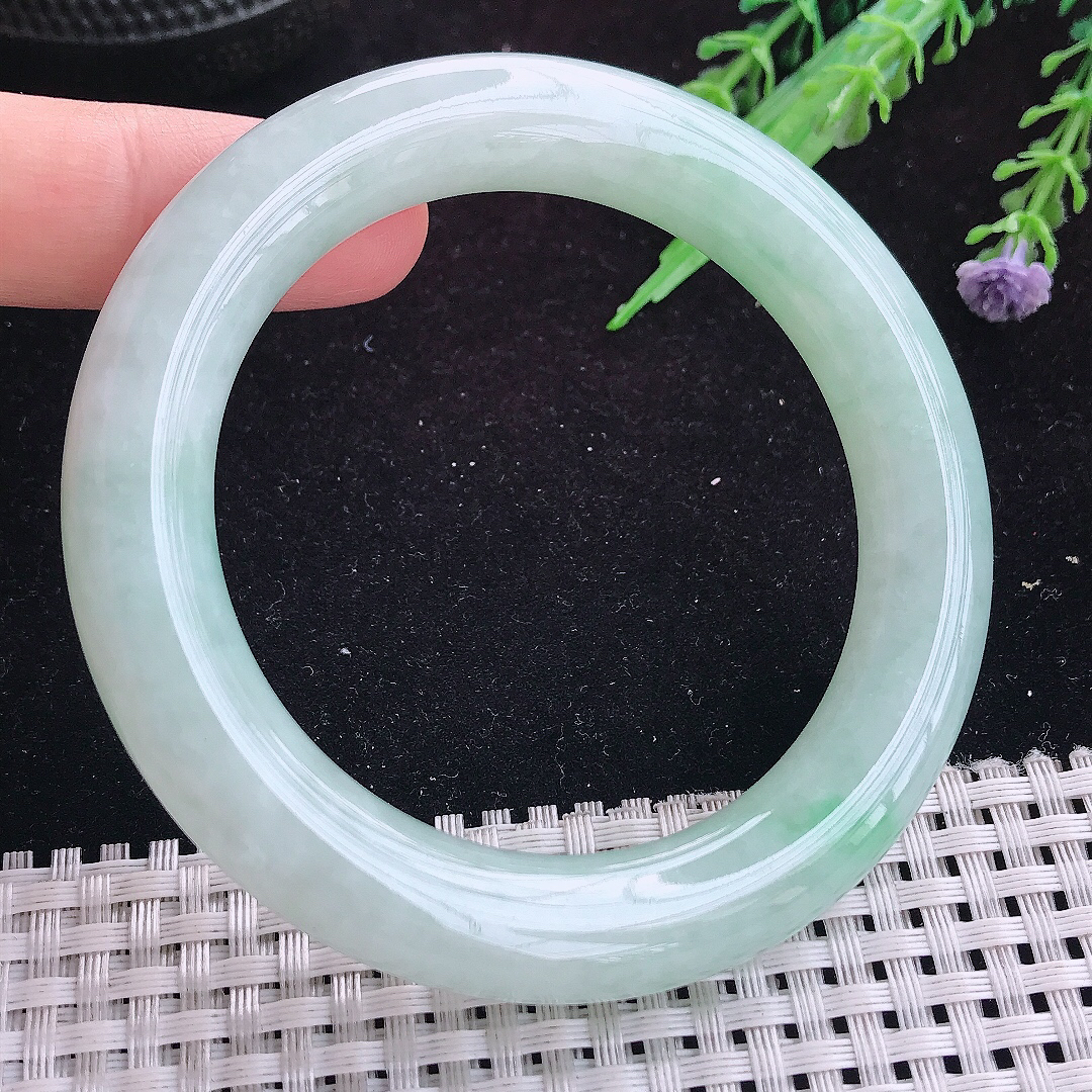 实拍A货翡翠56.5/11.1/11.5老坑温润飘绿胖圆条手镯玉手镯女款平安镯