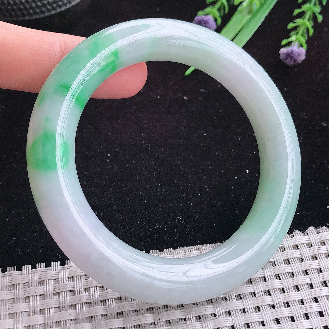 实拍A货翡翠56/11.8精美温润飘阳绿胖圆条手镯玉手镯女款平安镯
