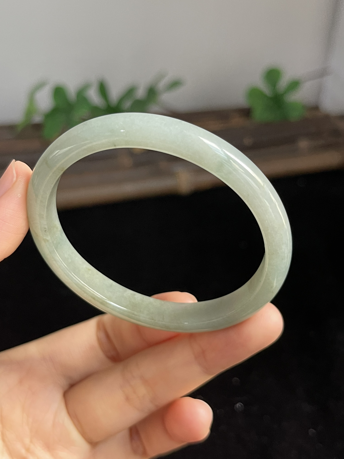 贵妃镯52.8圈口，翡翠手镯