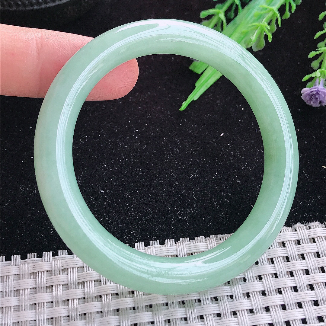 实拍A货翡翠52/8.8/9老坑温润满绿圆条手镯玉手镯女款平安镯