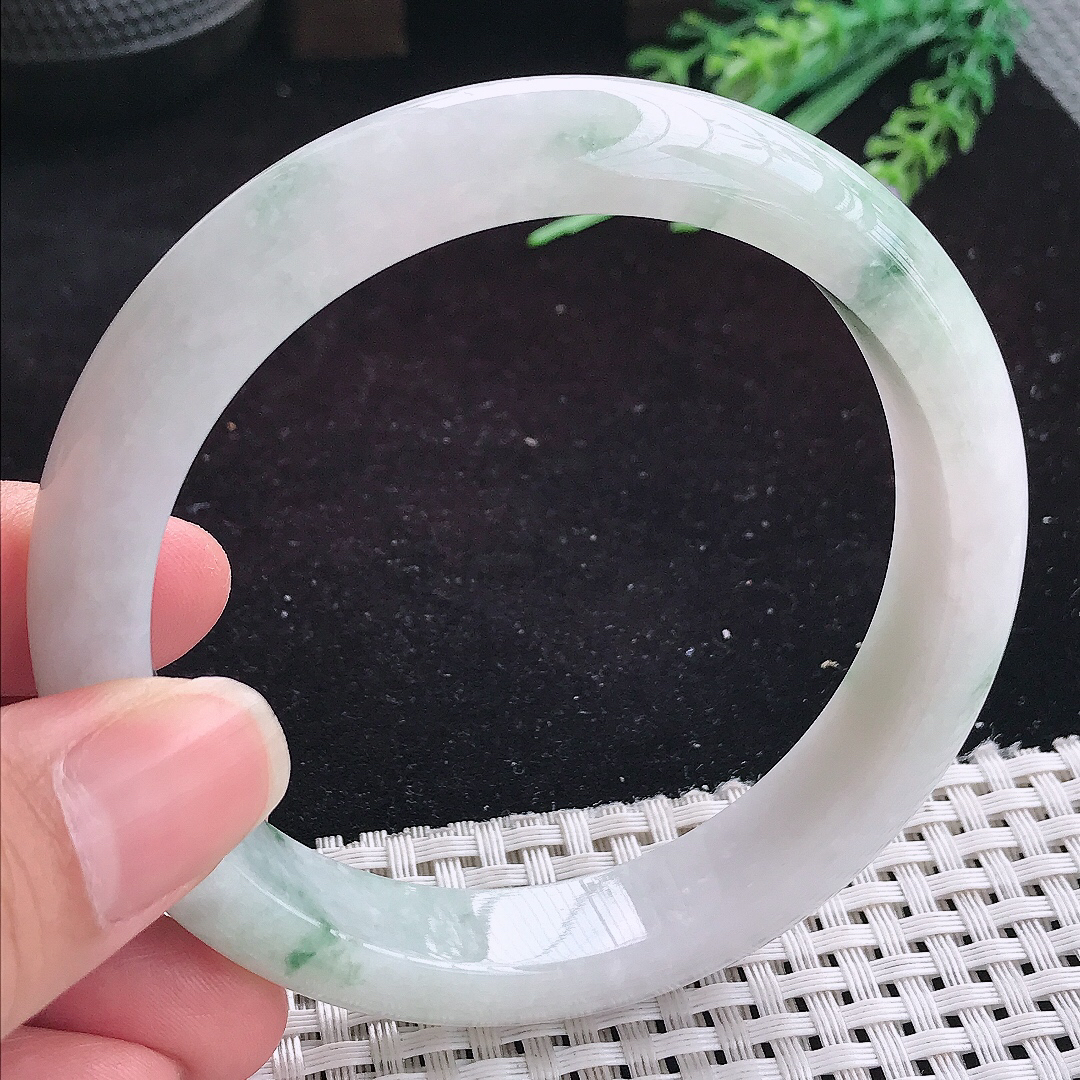 实拍A货翡翠62.5/13.1/8.8大圈口老坑温润飘花手镯玉手镯女款平安镯