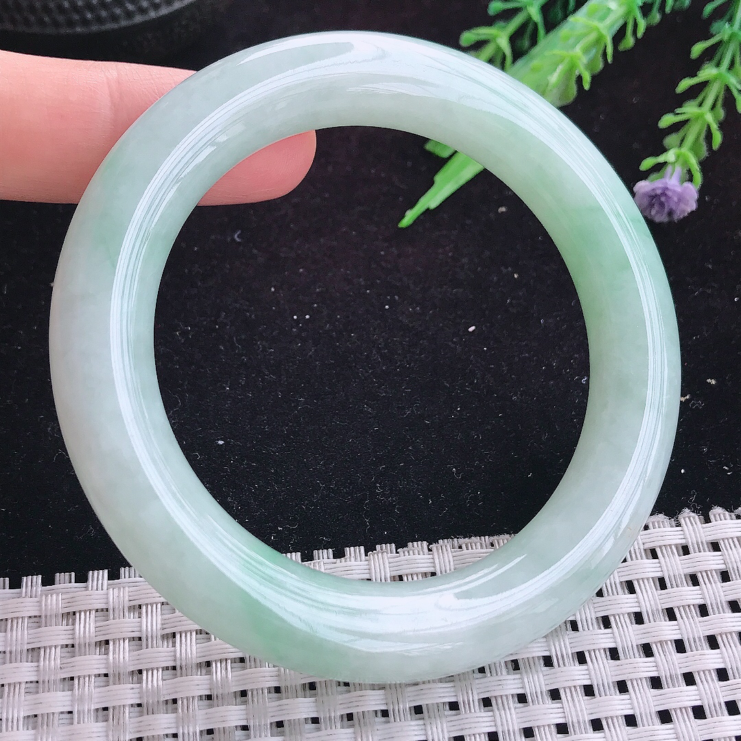 实拍A货翡翠56.5/11.1/11.5老坑温润飘绿胖圆条手镯玉手镯女款平安镯