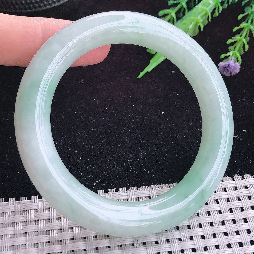 实拍A货翡翠56.5/11.1/11.5老坑温润飘绿胖圆条手镯玉手镯女款平安镯