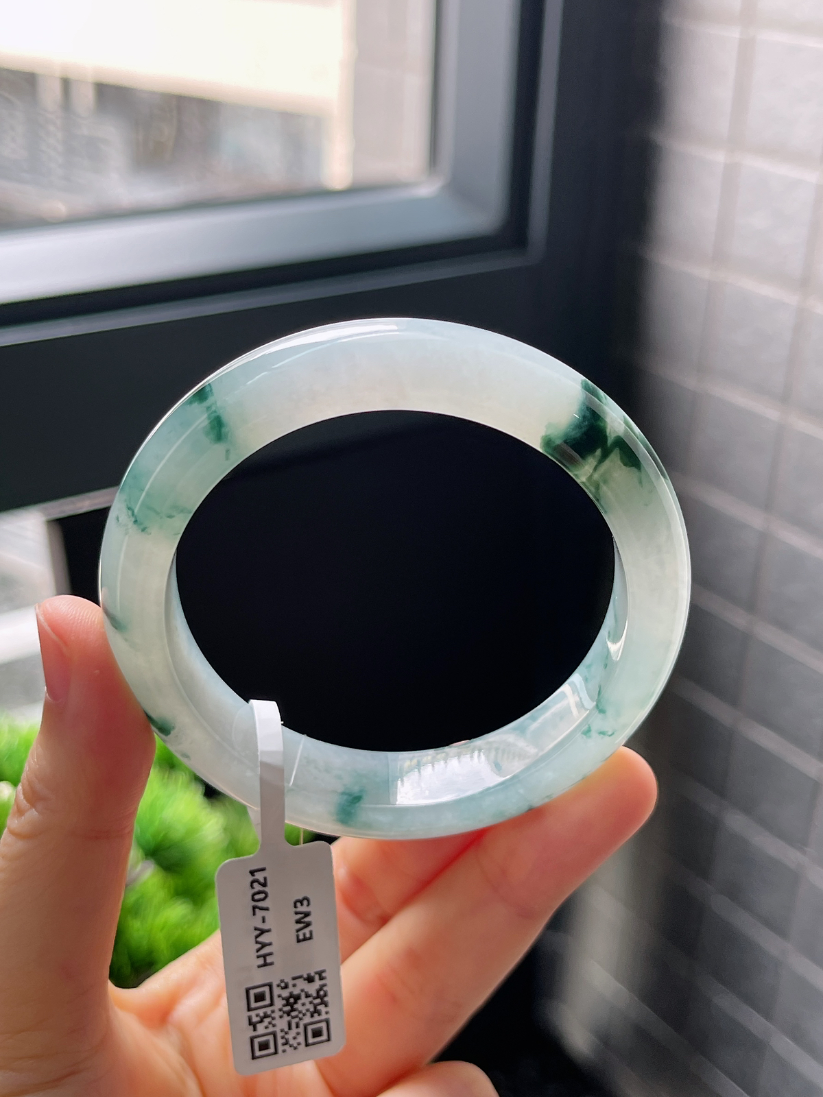 正圈53圈口，翡翠冰糯种飘绿手镯 飘花很有意境 强推