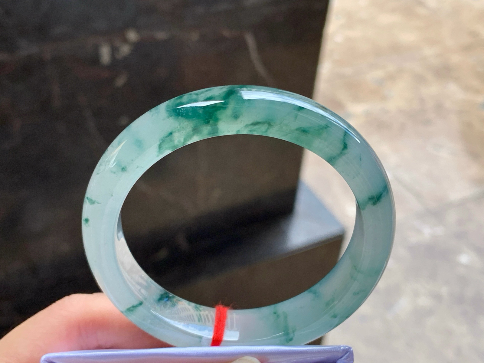 58-13.2-8.8
冰蓝花手镯^_^飘花灵韵