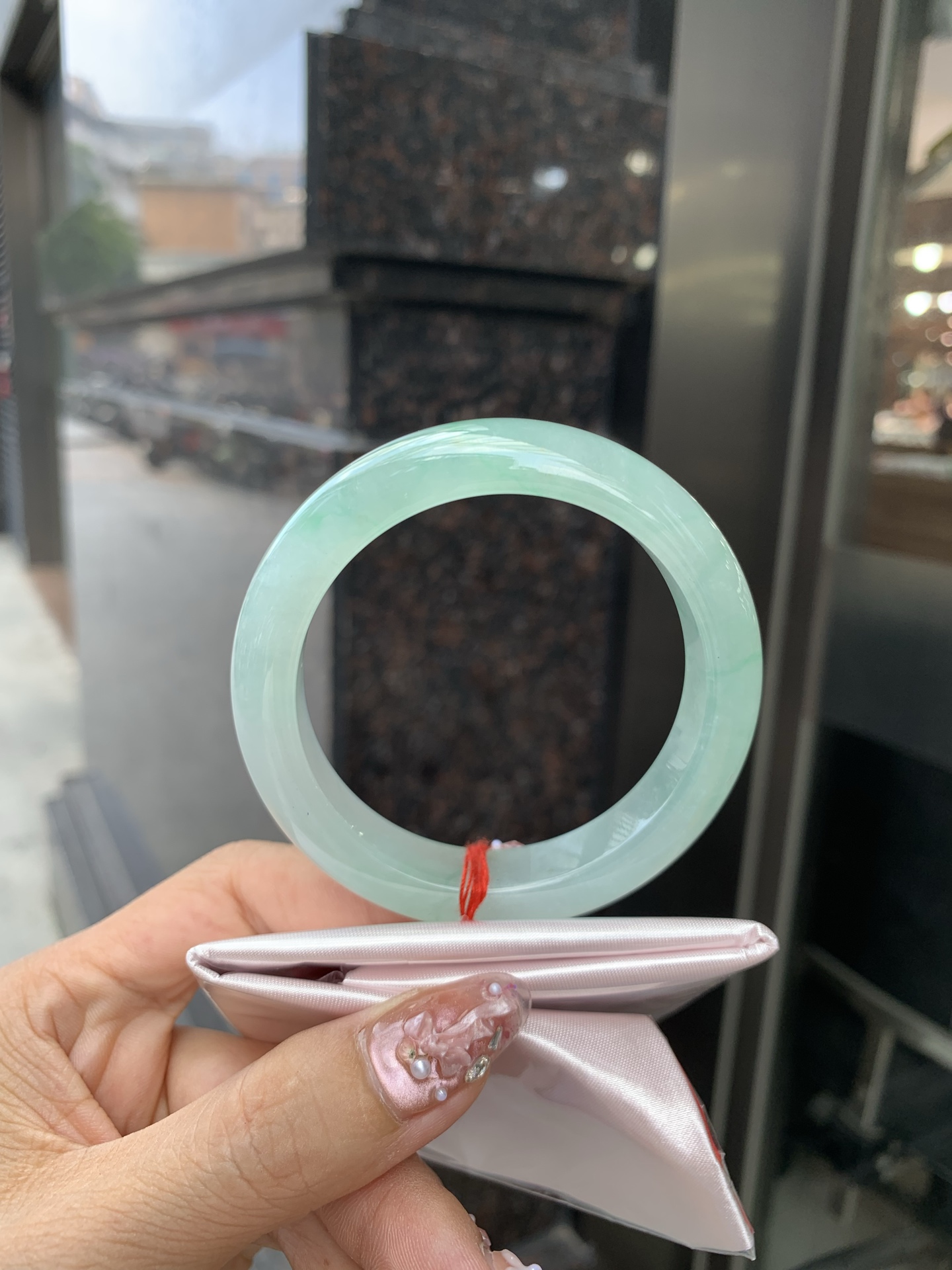 冰飘绿花正圈 55-8.8-11.9 0604-N889 打灯细纹，底妆冰润细腻，有洒金特色，春风十