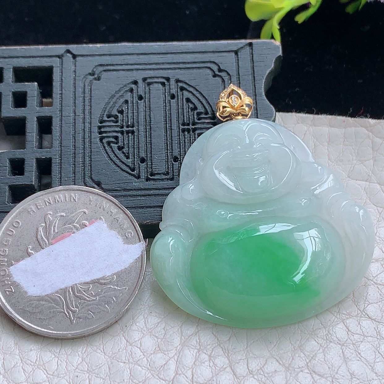 zz3实拍35.2*36.6*7.8天然缅甸翡翠飘绿大佛公吊坠 18k金扣