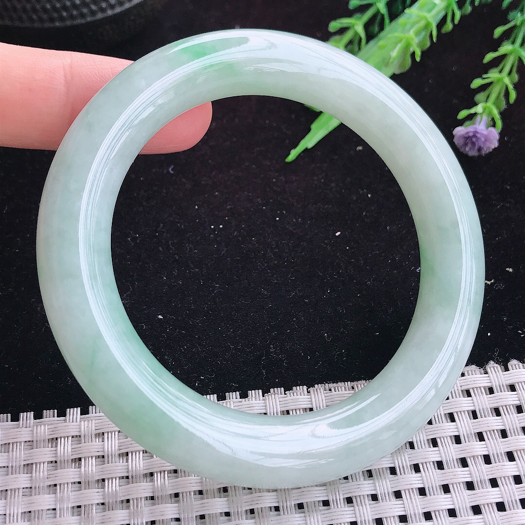 实拍A货翡翠56.5/11.1/11.5老坑温润飘绿胖圆条手镯玉手镯女款平安镯