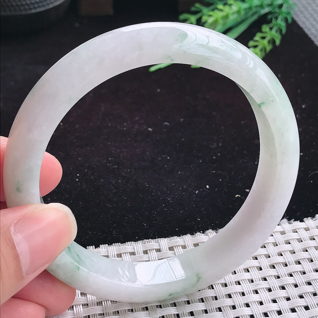 实拍A货翡翠62.5/13.1/8.8大圈口老坑温润飘花手镯玉手镯女款平安镯